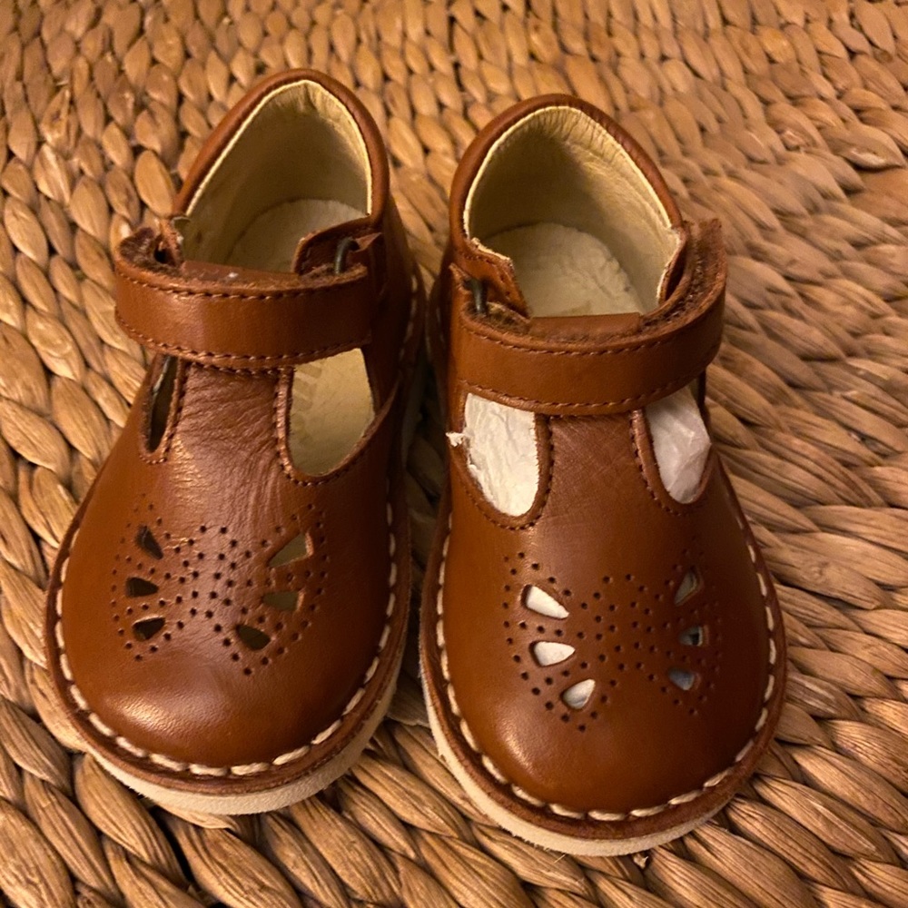 Young soles poppy t bar Shoes